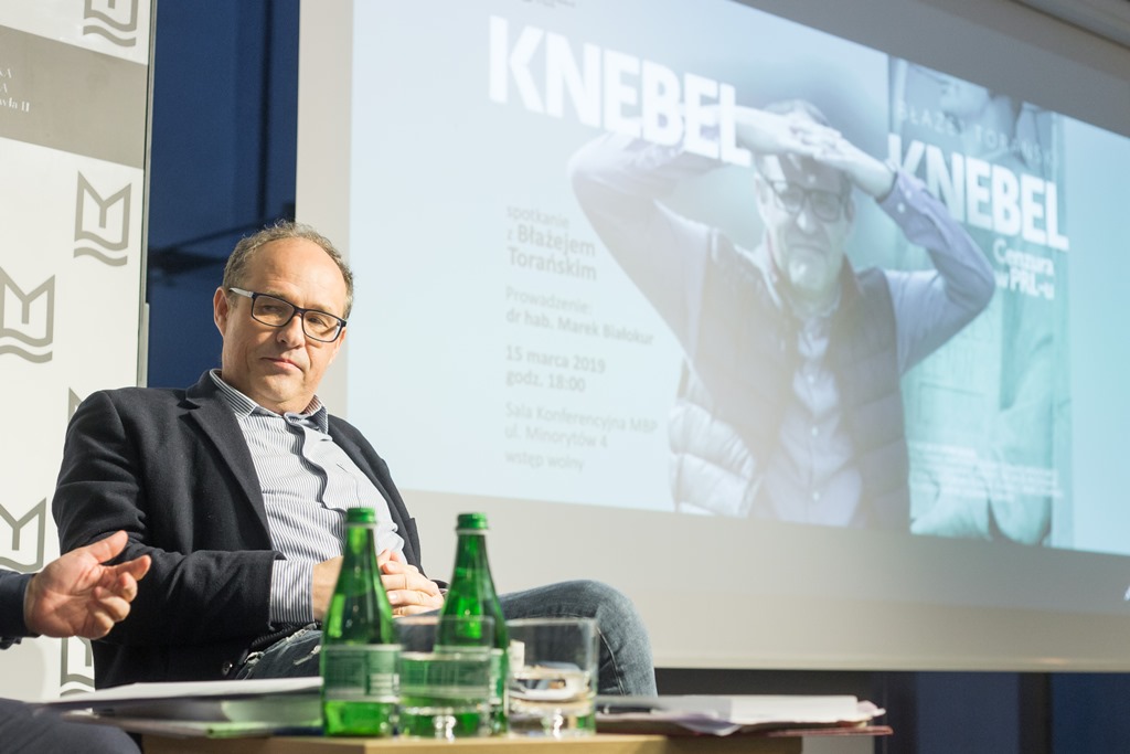 You are currently viewing Knebel. Cenzura w PRL-u – spotkanie z Błażejem Torańskim